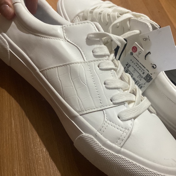 White Zara sneakers brand new with tags - Picture 3 of 3